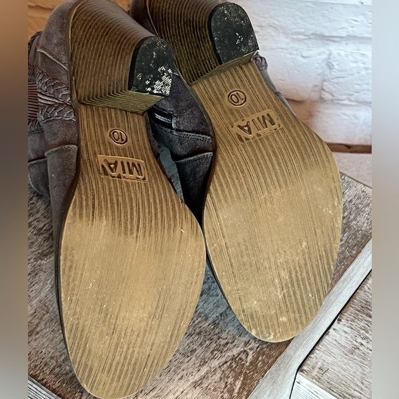 MIA Side Zip Ankle Booties - Picture 6 of 8